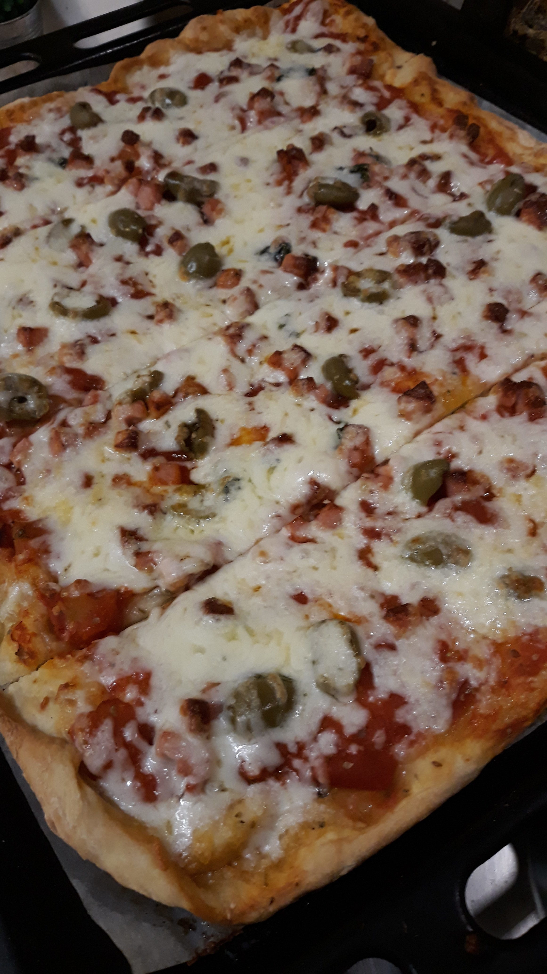 PIZZA PROSCIUTTO COTTO E OLIVE