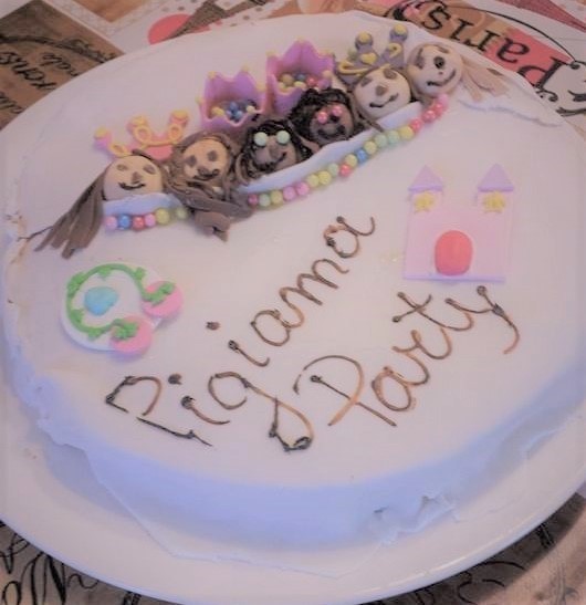 TORTA PIGIAMA PARTY